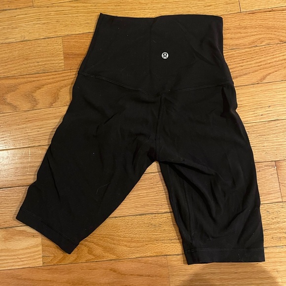 Lulu lemon biker shorts - Picture 3 of 3